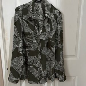 Green and White palm/leaf  Print Blouse l